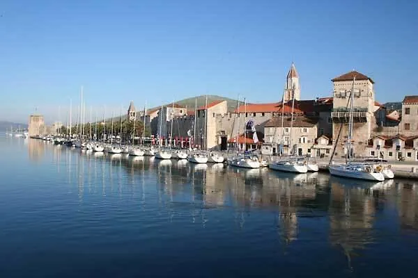 Silvana トロギール