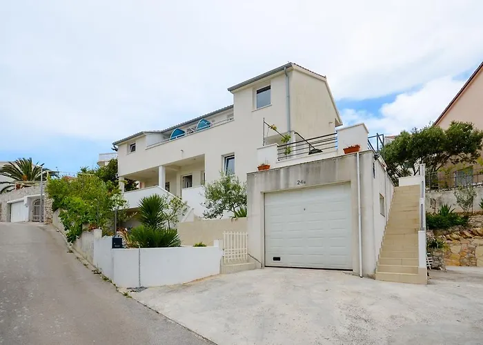 Silvana トロギール