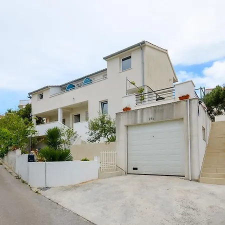 Silvana Трогир